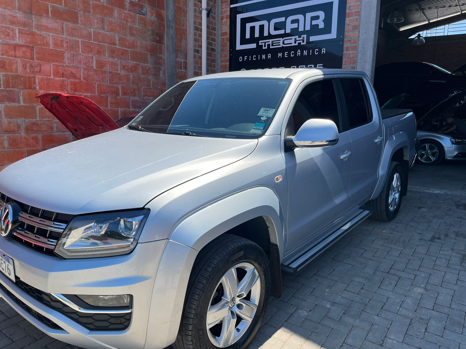 Amarok na entrada da MCar Tech